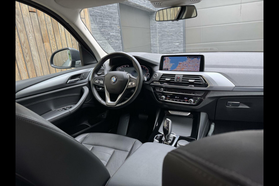 BMW X3 xDrive30e Automaat | Stoelverwarming | Leer | 20 inch lichtmetalen velgen | LED verlichting | Apple CarPlay | Cruise control | C