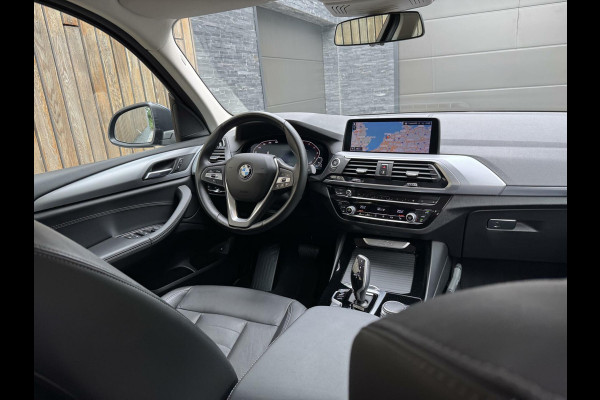 BMW X3 xDrive30e Automaat | Stoelverwarming | Leer | 20 inch lichtmetalen velgen | LED verlichting | Apple CarPlay | Cruise control | C