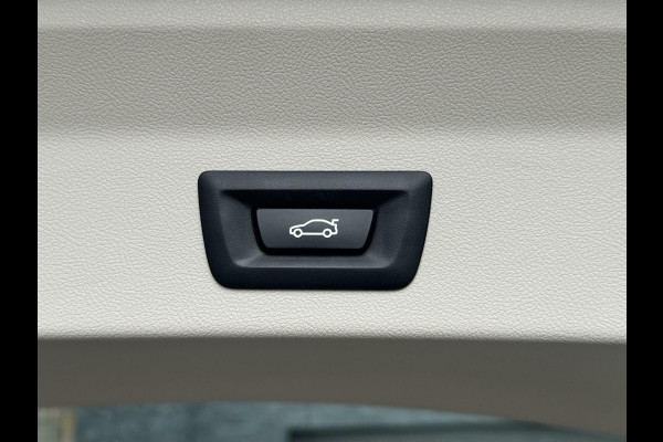 BMW X3 xDrive30e Automaat | Stoelverwarming | Leer | 20 inch lichtmetalen velgen | LED verlichting | Apple CarPlay | Cruise control | C