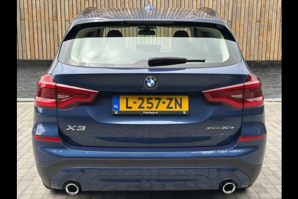 BMW X3 xDrive30e Automaat | Stoelverwarming | Leer | 20 inch lichtmetalen velgen | LED verlichting | Apple CarPlay | Cruise control | C