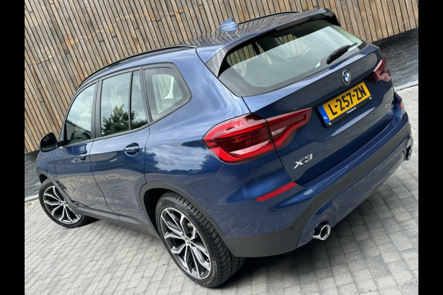 BMW X3 xDrive30e Automaat | Stoelverwarming | Leer | 20 inch lichtmetalen velgen | LED verlichting | Apple CarPlay | Cruise control | C