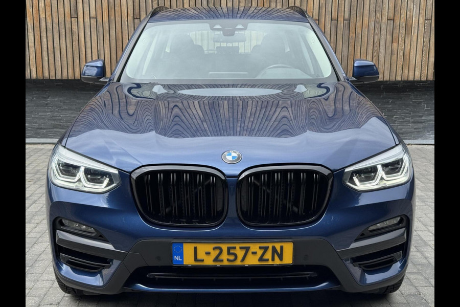 BMW X3 xDrive30e Automaat | Stoelverwarming | Leer | 20 inch lichtmetalen velgen | LED verlichting | Apple CarPlay | Cruise control | C