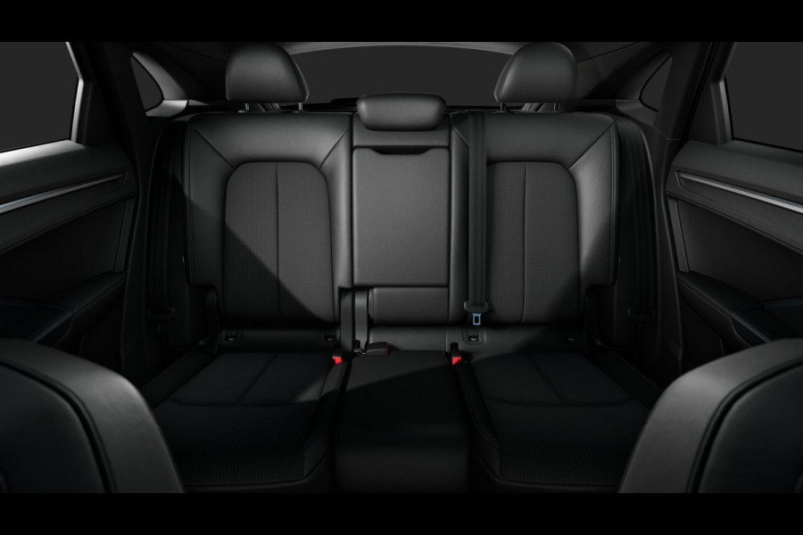 Audi Q3 Sportback 35 TFSI S Edition Competition | Adaptive cruise control | Sonos premium 3d sound | Optiekpakket zwart plus | Ambient verlichting | Keyless |