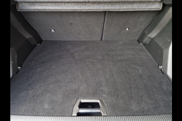 Peugeot e-2008 EV Allure Pack 50 kWh | Stoelverwarming | Clima | LED | Apple Carplay / Android Auto |