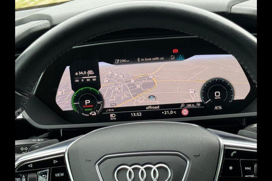 Audi e-tron E-tron 55 quattro advanced 95 kWh S-line, panoramadak, leder, HUD, trekhaak, vele opties