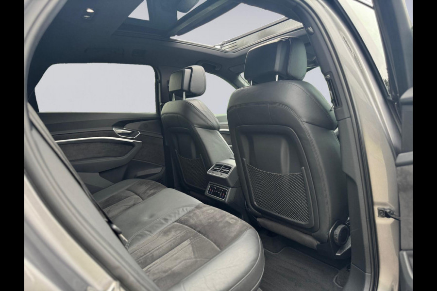 Audi e-tron E-tron 55 quattro advanced 95 kWh S-line, panoramadak, leder, HUD, trekhaak, vele opties