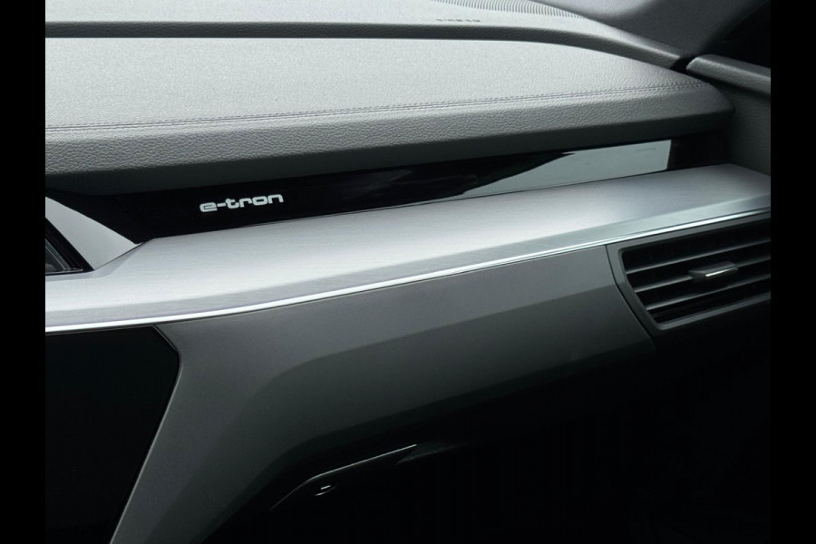Audi e-tron E-tron 55 quattro advanced 95 kWh S-line, panoramadak, leder, HUD, trekhaak, vele opties