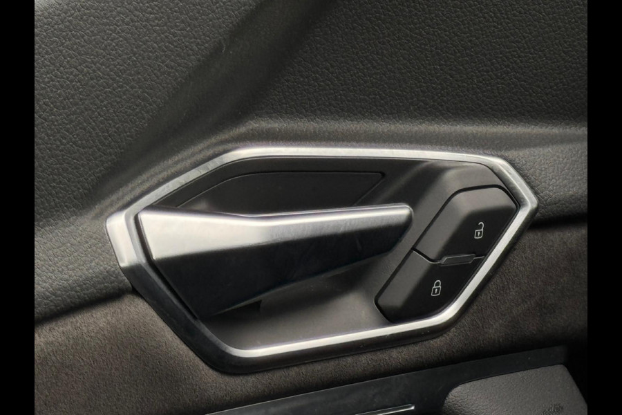 Audi e-tron E-tron 55 quattro advanced 95 kWh S-line, panoramadak, leder, HUD, trekhaak, vele opties