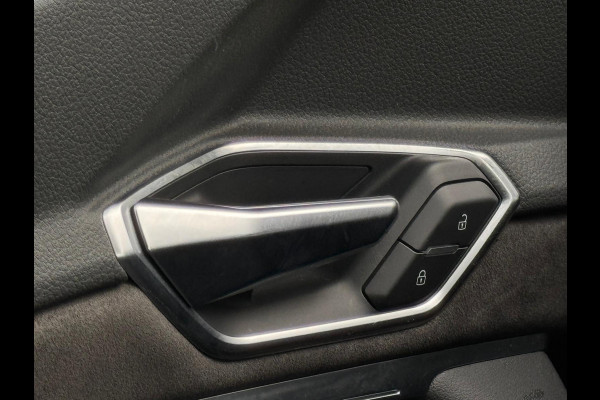 Audi e-tron E-tron 55 quattro advanced 95 kWh S-line, panoramadak, leder, HUD, trekhaak, vele opties
