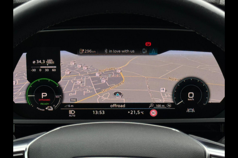 Audi e-tron E-tron 55 quattro advanced 95 kWh S-line, panoramadak, leder, HUD, trekhaak, vele opties