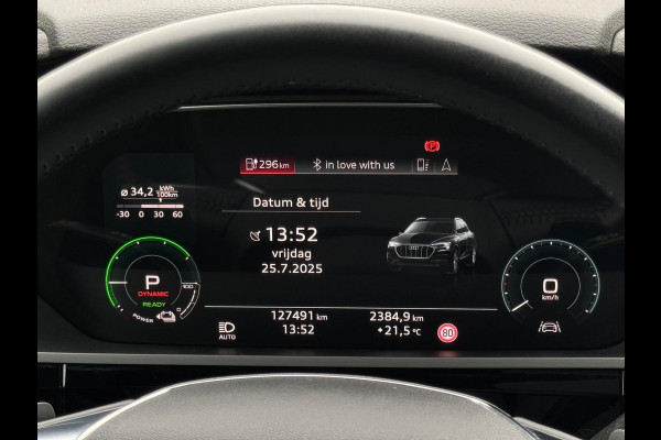 Audi e-tron E-tron 55 quattro advanced 95 kWh S-line, panoramadak, leder, HUD, trekhaak, vele opties