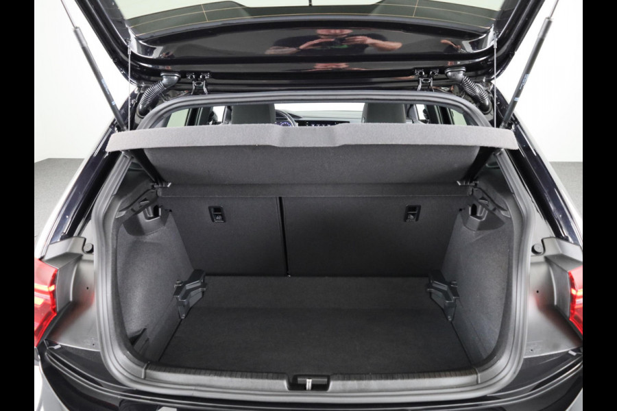 Volkswagen Polo 1.0 TSI R-Line 95 pk Automaat (DSG) | Verlengde garantie | Navigatie via App | Parkeersensoren | Matrix LED koplampen | Apple Carplay/Android Auto | R-Line |