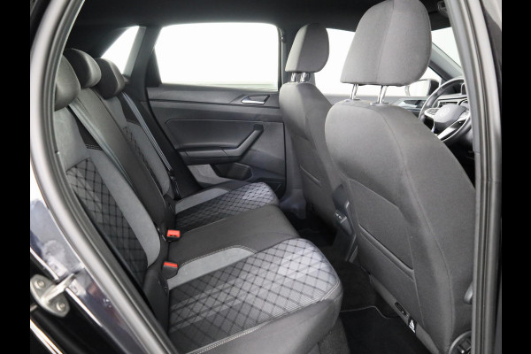 Volkswagen Polo 1.0 TSI R-Line 95 pk Automaat (DSG) | Verlengde garantie | Navigatie via App | Parkeersensoren | Matrix LED koplampen | Apple Carplay/Android Auto | R-Line |