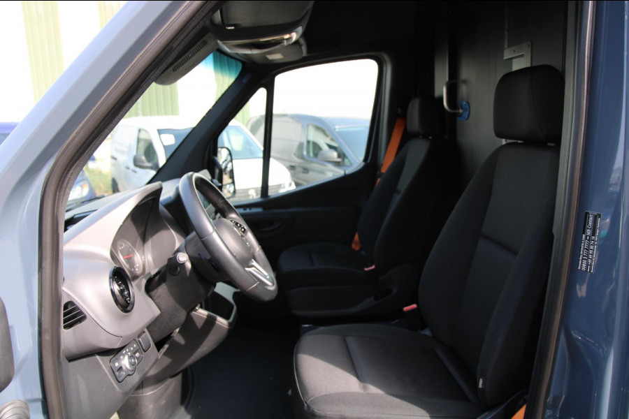 Mercedes-Benz Sprinter 315 1.9 CDI 150pk L2H2 Automaat / Camera / Adaptieve cruise / LED