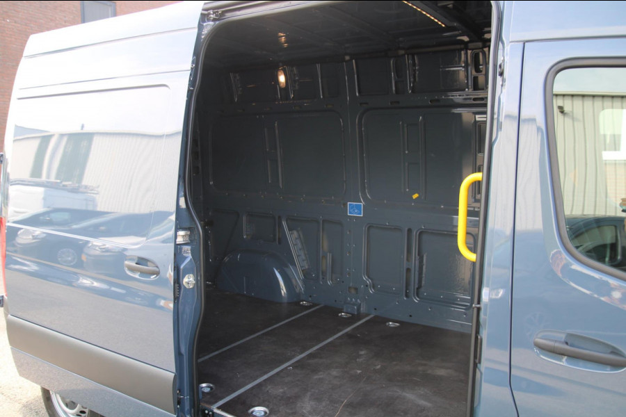 Mercedes-Benz Sprinter 315 1.9 CDI 150pk L2H2 Automaat / Camera / Adaptieve cruise / LED