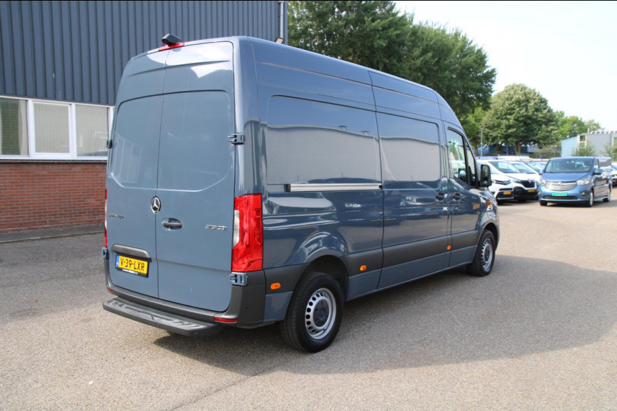 Mercedes-Benz Sprinter 315 1.9 CDI 150pk L2H2 Automaat / Camera / Adaptieve cruise / LED