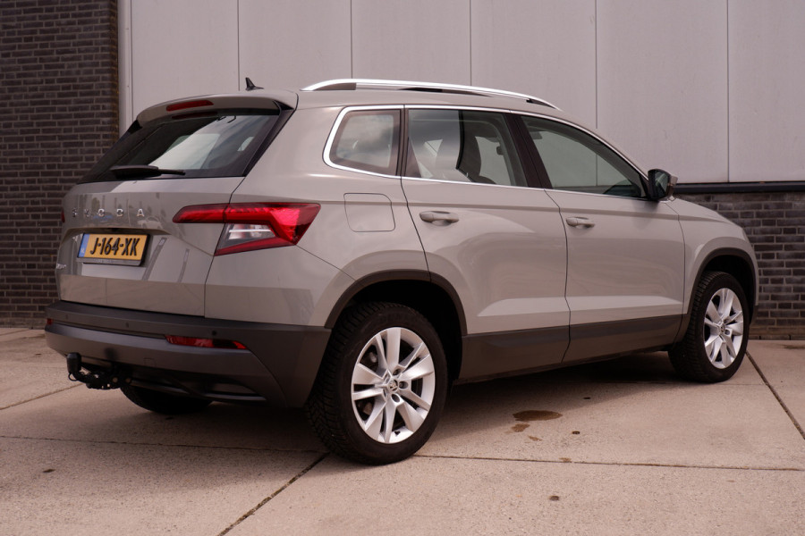 Škoda Karoq 1.5 TSI ACT Business Edition | Pano | LED | Carplay | Virtual | Camera | Navi