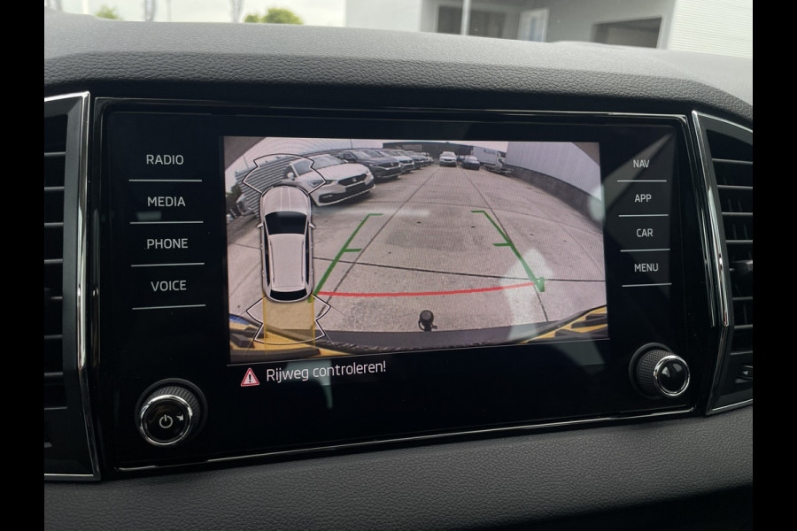 Škoda Karoq 1.5 TSI ACT Business Edition | Pano | LED | Carplay | Virtual | Camera | Navi