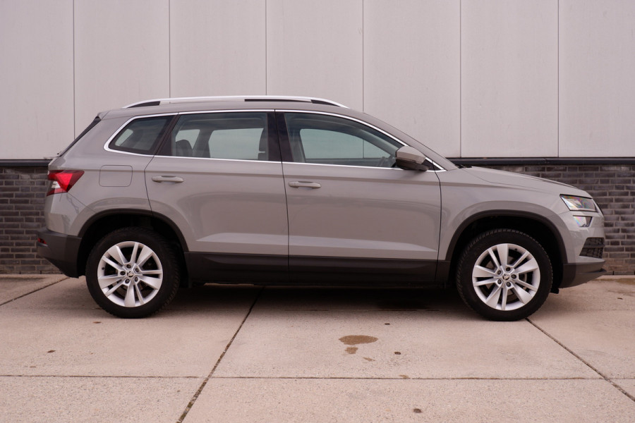 Škoda Karoq 1.5 TSI ACT Business Edition | Pano | LED | Carplay | Virtual | Camera | Navi