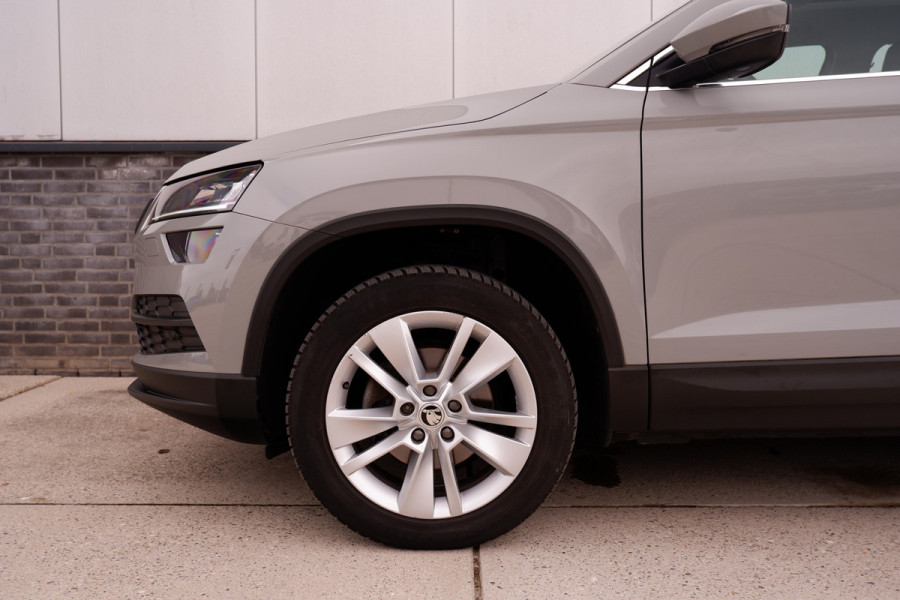 Škoda Karoq 1.5 TSI ACT Business Edition | Pano | LED | Carplay | Virtual | Camera | Navi