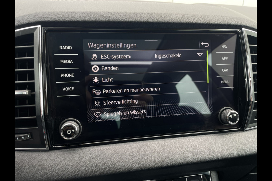 Škoda Karoq 1.5 TSI ACT Business Edition | Pano | LED | Carplay | Virtual | Camera | Navi