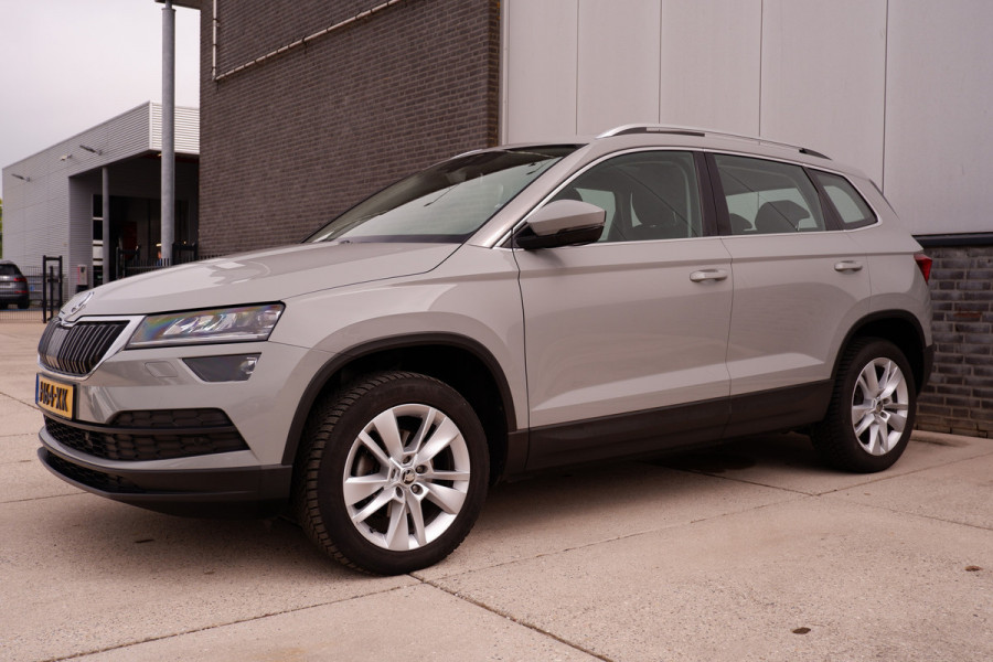 Škoda Karoq 1.5 TSI ACT Business Edition | Pano | LED | Carplay | Virtual | Camera | Navi