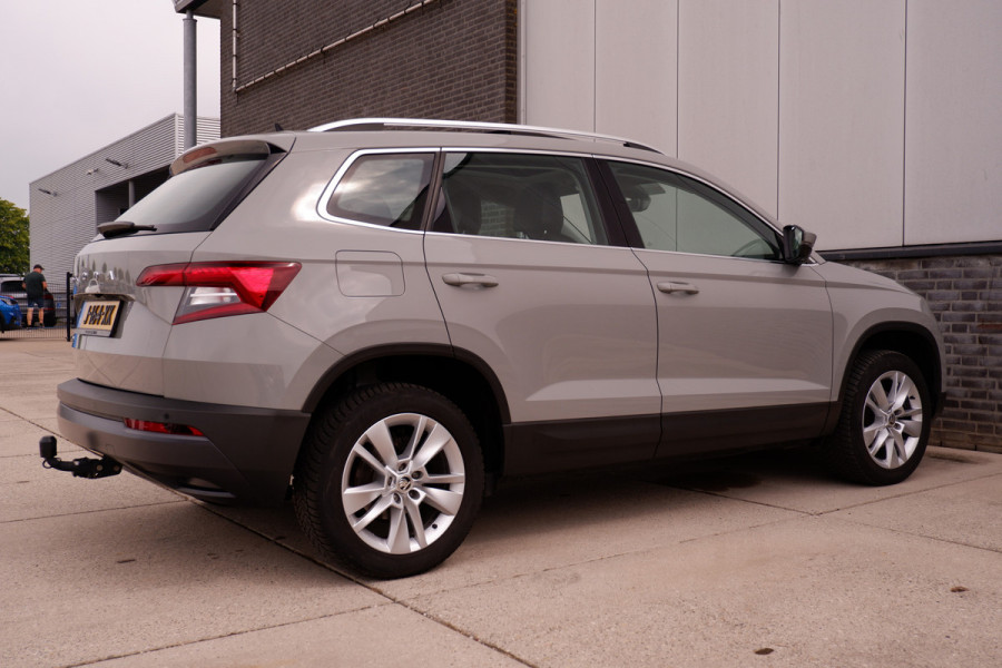 Škoda Karoq 1.5 TSI ACT Business Edition | Pano | LED | Carplay | Virtual | Camera | Navi