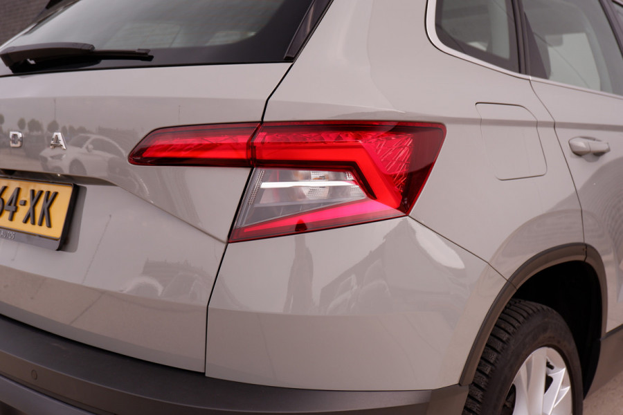 Škoda Karoq 1.5 TSI ACT Business Edition | Pano | LED | Carplay | Virtual | Camera | Navi