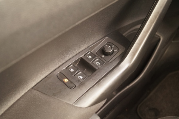 Volkswagen Polo 1.6 TDI DSG Comfortline -ECC-PDC-ACC-CARPLAY-