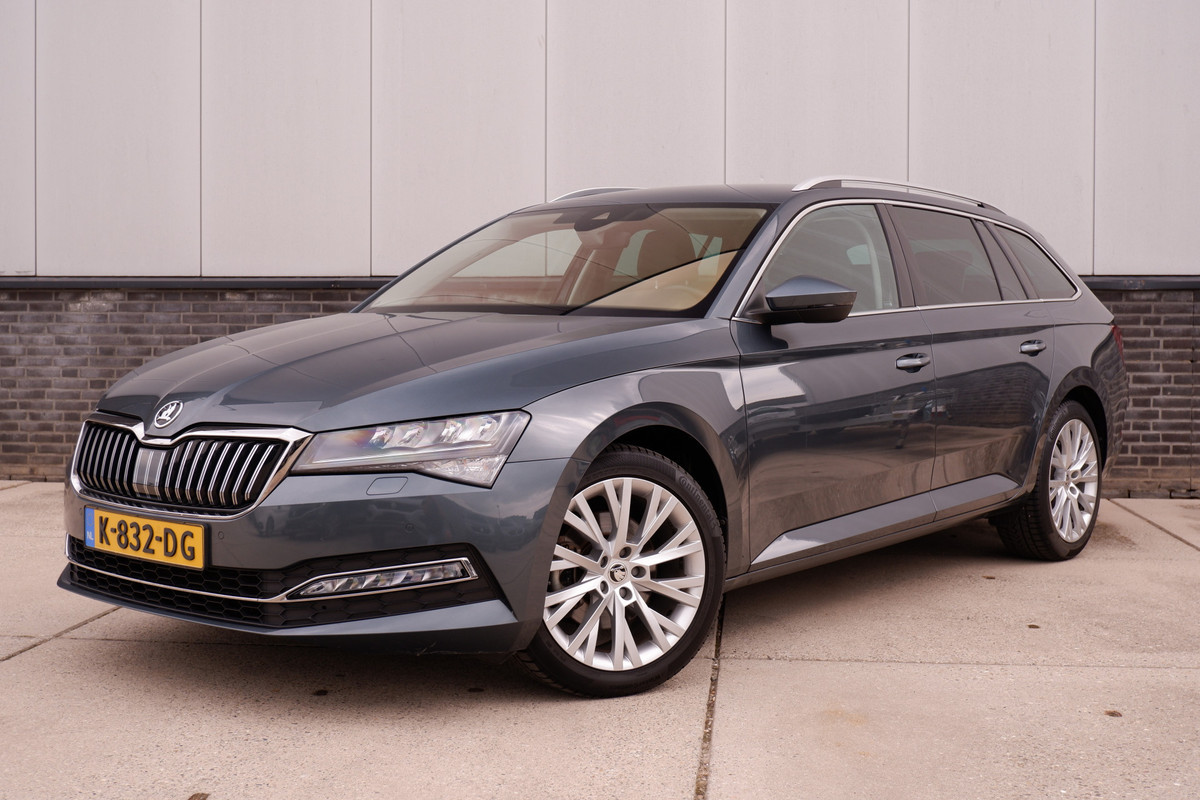 Škoda Superb Combi 1.5 TSI ACT Business Edition | Trekhaak | Camera | Alcantara | Memory | LED | Carplay | Climate Škoda Superb Combi 1.5 TSI ACT Business Edition | Trekhaak | Camera | Alcantara | Memory | LED | Carplay | Climate