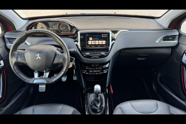 Peugeot 2008 1.2 PureTech GT-line Cruise Control Climate control Parkeersensor Verwarmde stoelen Apple / Android Carplay