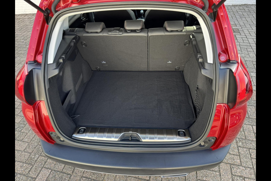 Peugeot 2008 1.2 PureTech GT-line Cruise Control Climate control Parkeersensor Verwarmde stoelen Apple / Android Carplay