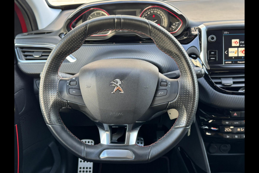 Peugeot 2008 1.2 PureTech GT-line Cruise Control Climate control Parkeersensor Verwarmde stoelen Apple / Android Carplay