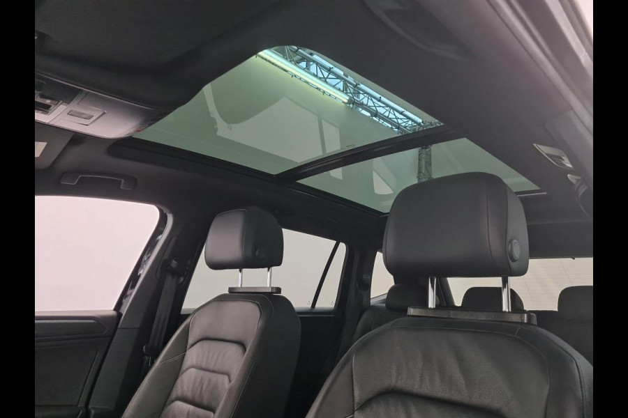 Volkswagen Tiguan Allspace 150PK R-LINE HIGHLINE PANORAMADAK VIRTUAL LEDER LED NAP BOMVOL NEDERLANDSE AUTO