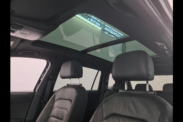 Volkswagen Tiguan Allspace 150PK R-LINE HIGHLINE PANORAMADAK VIRTUAL LEDER LED NAP BOMVOL NEDERLANDSE AUTO