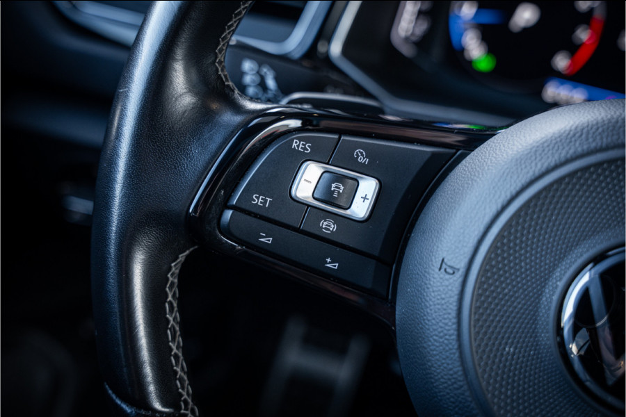 Volkswagen T-Roc 2.0 TSI 4Motion R - Panorama | Keyless | ACC | Beats Audio
