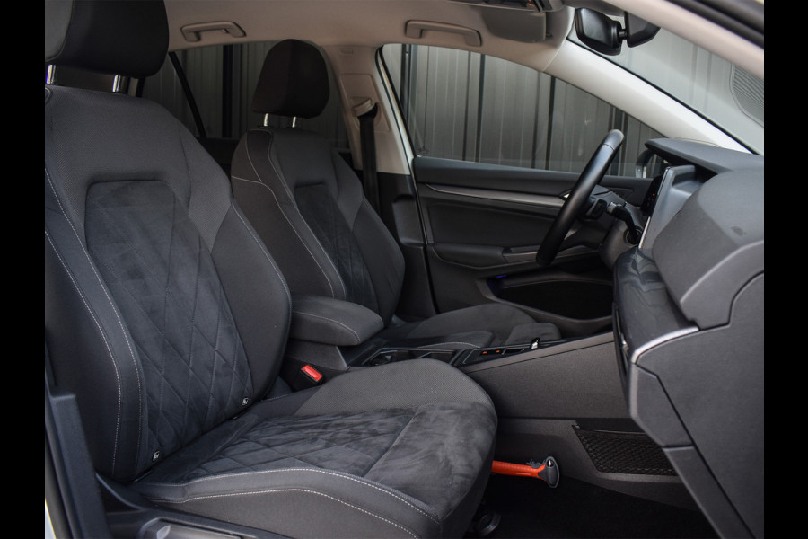 Volkswagen Golf 1.5 eTSI | BLACK-OPTIC | LED | ERGO ACTIVE SEATS+MEMORY | AMBIANCE INTERIEUR |
