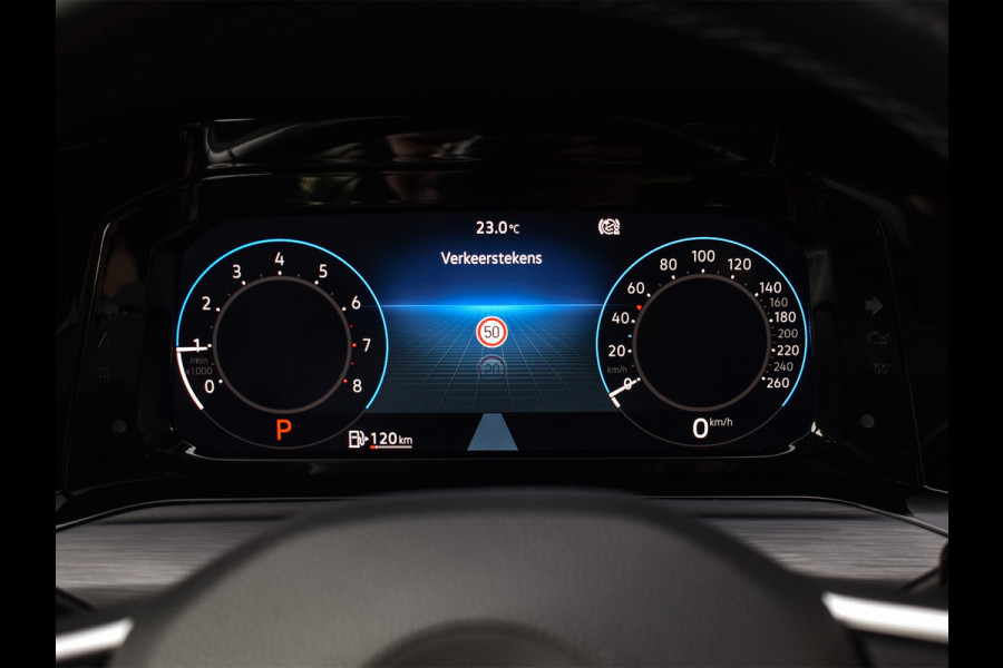 Volkswagen Golf 1.5 eTSI | BLACK-OPTIC | LED | ERGO ACTIVE SEATS+MEMORY | AMBIANCE INTERIEUR |