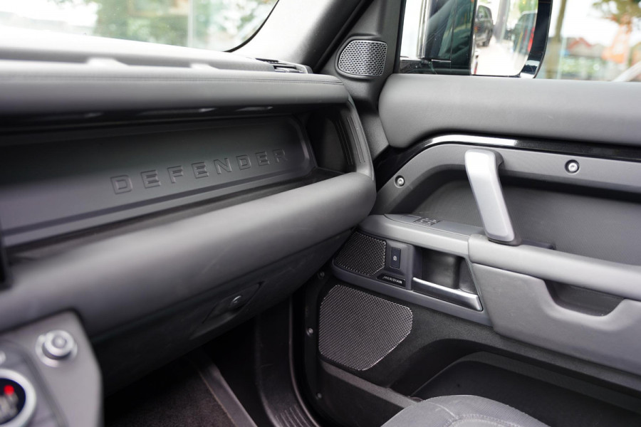 Land Rover Defender 110 P 400 E HSE Dynamic 007 Panorama Dak