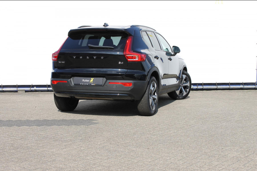 Volvo XC40 B4 211PK Automaat Ultimate Dark Panoramisch schuif-kanteldak / 360graden camera / Adaptieve cruise control / Google infotainment