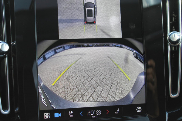 Volvo XC40 B4 211PK Automaat Ultimate Dark Panoramisch schuif-kanteldak / 360graden camera / Adaptieve cruise control / Google infotainment