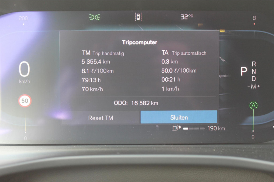 Volvo XC40 B4 211PK Automaat Ultimate Dark Panoramisch schuif-kanteldak / 360graden camera / Adaptieve cruise control / Google infotainment