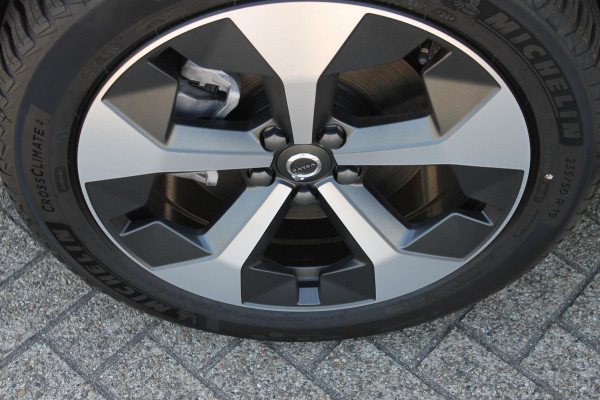 Volvo XC40 B4 211PK Automaat Ultimate Dark Panoramisch schuif-kanteldak / 360graden camera / Adaptieve cruise control / Google infotainment