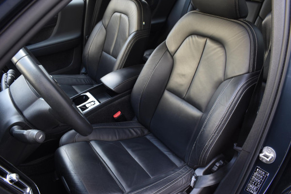 Volvo XC40 T4 211PK Automaat Inscription / Navigatie / Camera / Parkeersensoren / Adaptieve Cruise Control / Elektrische Achterklep / LM Velgen / Trekhaak /