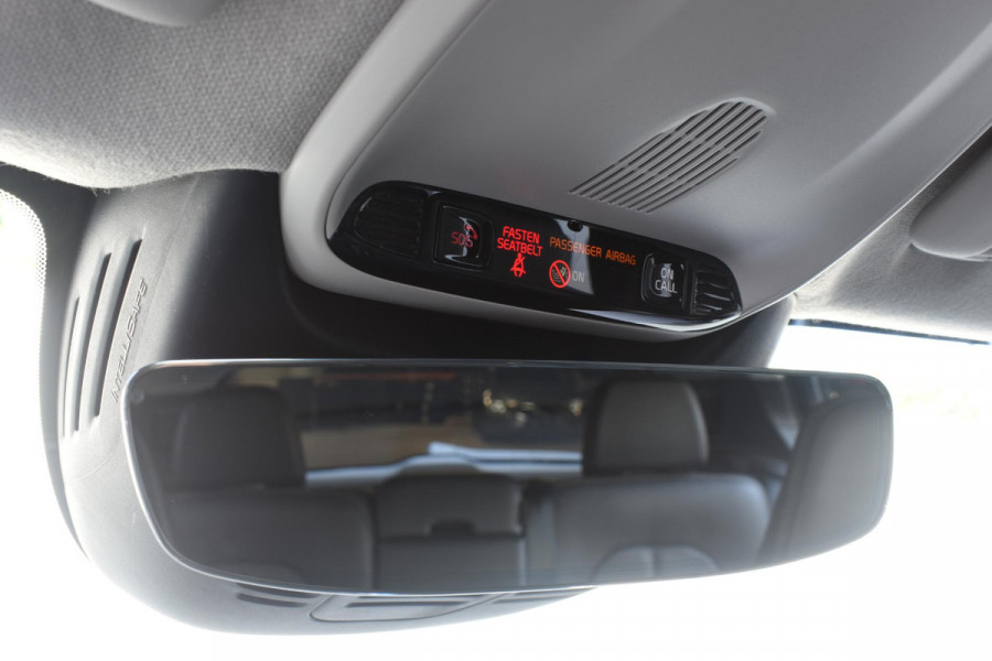 Volvo XC40 T4 211PK Automaat Inscription / Navigatie / Camera / Parkeersensoren / Adaptieve Cruise Control / Elektrische Achterklep / LM Velgen / Trekhaak /