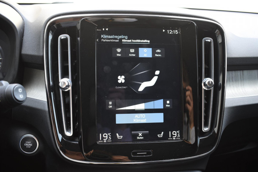 Volvo XC40 T4 211PK Automaat Inscription / Navigatie / Camera / Parkeersensoren / Adaptieve Cruise Control / Elektrische Achterklep / LM Velgen / Trekhaak /