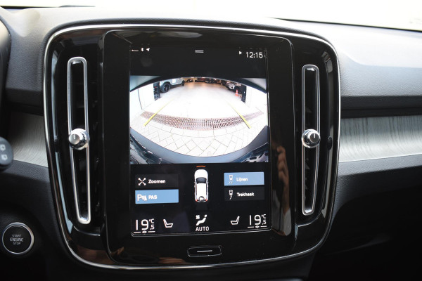 Volvo XC40 T4 211PK Automaat Inscription / Navigatie / Camera / Parkeersensoren / Adaptieve Cruise Control / Elektrische Achterklep / LM Velgen / Trekhaak /