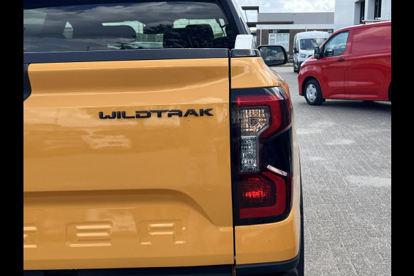 Ford Ranger 2.3 PHEV Wildtrak Double Cab 281pk | 5 persoons! | Technology Pack Plus Trailer | Cargo Area Pack | Power Rollertop | Prijs excl. BTW incl. BPM | laadkabel mode 3 16A | Rijklaar