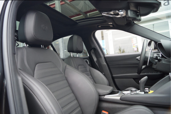 Alfa Romeo Giulia 2.0 T GME AWD Veloce | 19" Velgen | Panoramadak | Adas 2