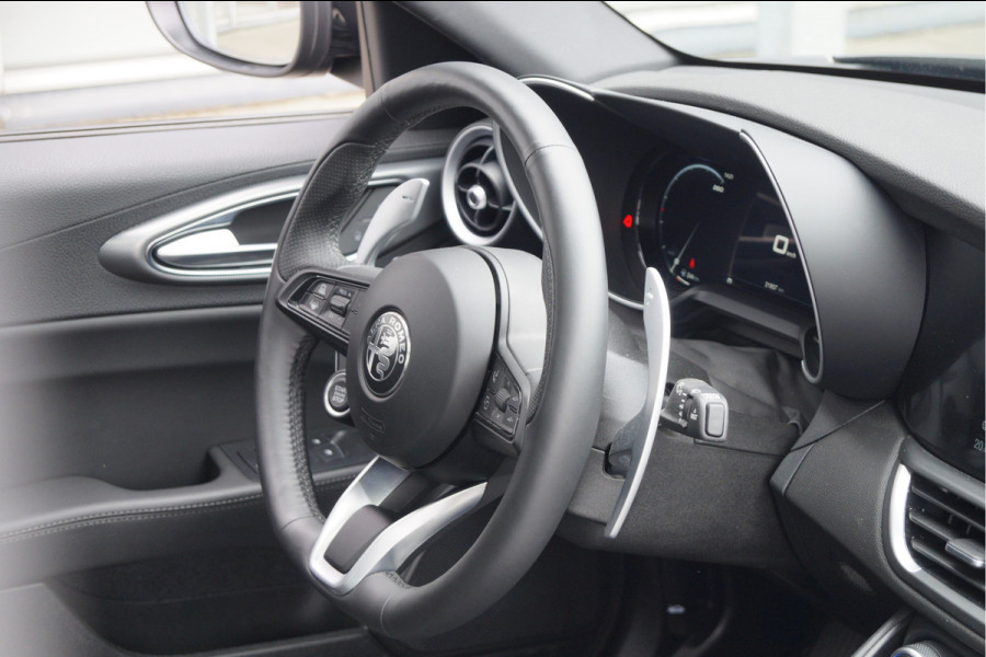 Alfa Romeo Giulia 2.0 T GME AWD Veloce | 19" Velgen | Panoramadak | Adas 2